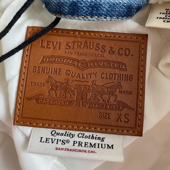 Women’s size XS Levi’s Sherpa jacket - Picture 4 of 4